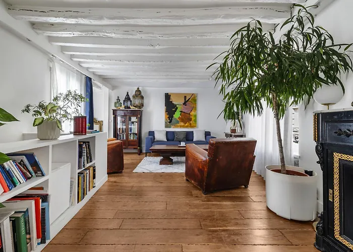 Apartment Albenate Paris